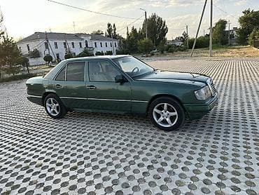 Mercedes-Benz W124: 1992 г., 2 л, Механика, Газ, Седан — 7