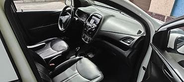deepal so7: Chevrolet Spark: 2019 г., 1 л, Автомат, Бензин, Хэтчбэк — 3