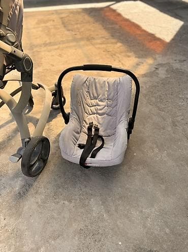 Коляски: Коляска, Другой бренд, цвет - Серебристый, Б/у — 2