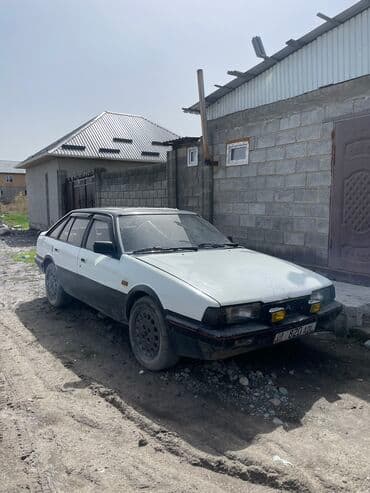 Mazda 626: 1986 г., 2 л, Механика, Бензин, Хэтчбэк