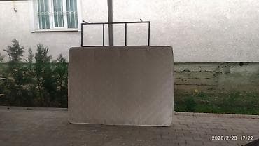 Мебельные гарнитуры: Двуспальный матрас и комплектом деталей для сборки. - Размер — 1