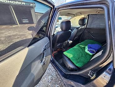 кулиса на гольф 4: Ford Focus: 2004 г., Механика, Бензин, Хэтчбэк — 10