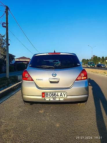 infinity fx35: Nissan Tiida: 2005 г., 1.5 л, Вариатор, Бензин, Хэтчбэк — 4