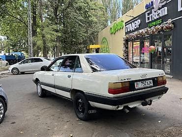 Audi 100: 1988 г., 1.8 л, Механика, Бензин, Седан — 6