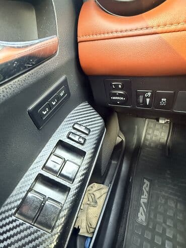 обмен на электро скутер: Toyota RAV4: 2013 г., 2.5 л, Автомат, Бензиновая, Кроссовер — 8