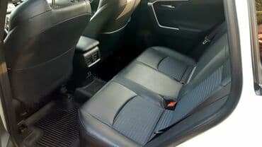 спортивные авто: Toyota RAV4: 2019 г., Гибрид, Кроссовер — 6