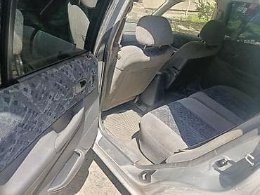 купить авто мазда трибют: Mazda 323: 2000 г., 1.5 л, Механика, Бензин, Хэтчбэк — 9