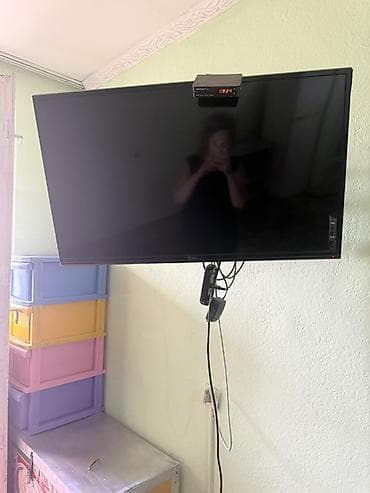 Техника и электроника: Телевизор LG с настенным креплением + ТВ-приставка - Диагональ экрана — 1