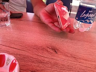 true: IPhone XR, цвет Coral (оранжево‑розовый) - Корпус: стекло/алюминий — 4