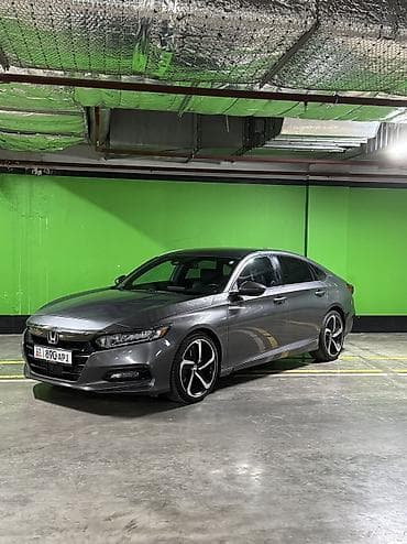 состояние среднее: Honda Accord: 2018 г., 1.5 л, Вариатор, Бензин, Седан — 3