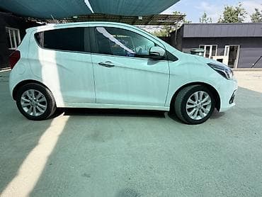го парк: Chevrolet Spark: 2017 г., 1 л, Автомат, Бензин, Хэтчбэк — 6