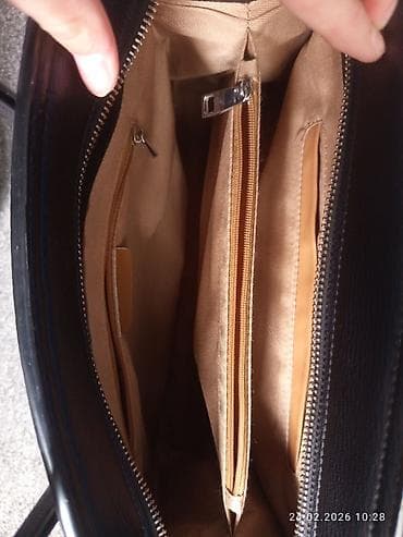 Зер буюмдар: Стильная женская сумка-тоут в классическом черном цвете — 5