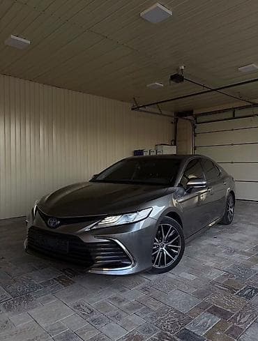 Toyota Camry: 2022 г., Вариатор, Гибрид, Седан