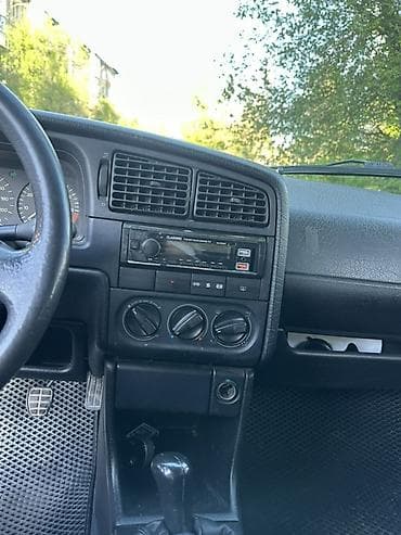 audu a4: Volkswagen Passat: 1993 г., 1.8 л, Ручные, Бензин, Седан — 9