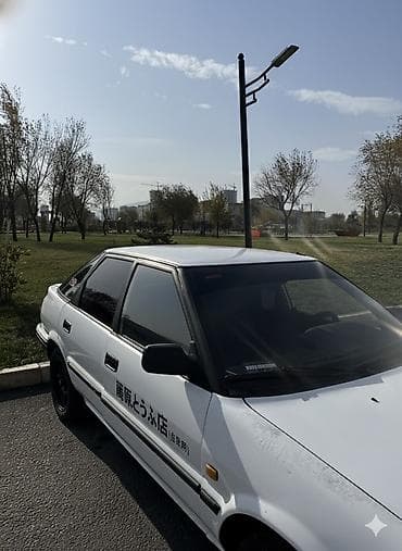 авто сатылат: Toyota Corolla: 1991 г., 1.6 л, Кол менен иштөөчү, Бензин, Седан — 4