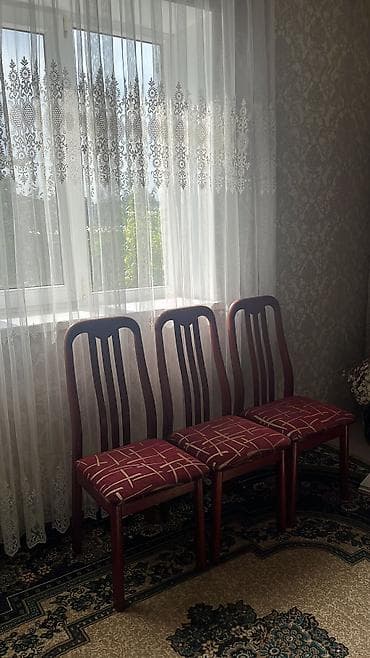 деревянные стулья: Стул для зала, Б/у, Дерево — 1