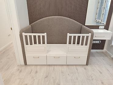 Детская кровать-диван с мягким высоким изголовьем и боковинами - — 1