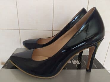 Туфли,почти новые. 36 размер. Цвет темно- синий,почти черный