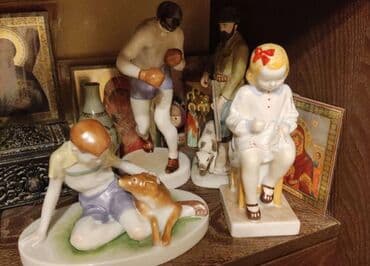 ход королевы: Купим статуэтки — 3