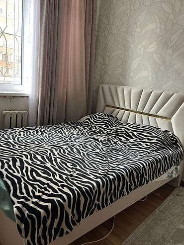 Двуспальная кровать, С мягким изголовьем, длина - 200 см