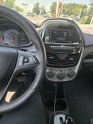 Chevrolet Spark: 2020 г., 1 л, Автомат, Бензин, Хэтчбэк — 3