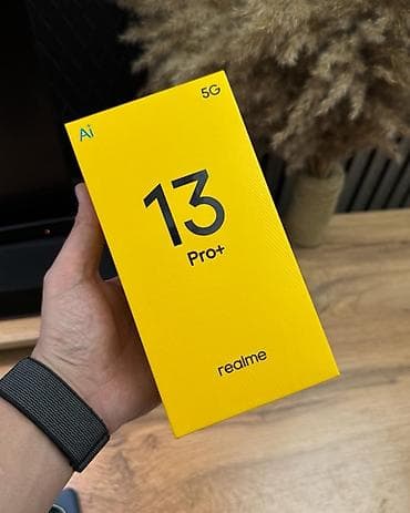 realme pro: Realme 13+ Pro, Б/у, 512 ГБ, цвет - Зеленый — 2