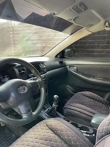 bew e34: Toyota Corolla: 2004 г., 1.6 л, Механика, Бензин, Хэтчбэк — 6