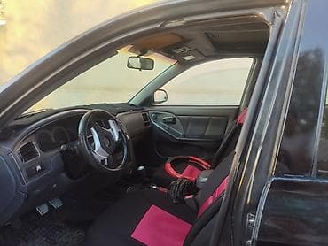Транспорт: Hyundai Avante: 2002 г., 1.8 л, Механика, Бензин, Хэтчбэк — 6
