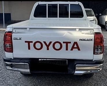 обмен на малолетражку: Toyota Hilux: 2024 г., 2.7 л, Автомат, Бензин, Пикап — 4