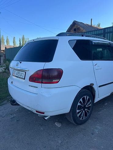 Унаа: Toyota Corolla Spacio: 2004 г., 2 л, Кол менен иштөөчү, Дизель, Вэн/Минивэн — 3