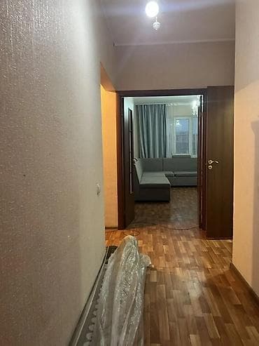 сдаю кв улан 2: Улан мкр Сдается 2-х ком квартира Серия: 106 Этаж: 8/10 С мебелью — 2