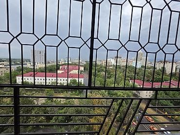 Кыймылсыз мүлк: Койка место 8000, В центре города (район филармонии) сдаётся комната — 5