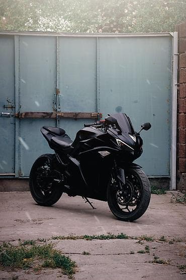 куплю мотоцикл: СРОЧНО ‼️ Электро-Спортбайк Yamaha R3 Черный Матовый ПРАВА КЕРЕГИ — 1