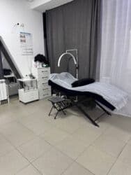 оборудование для парикмахерской: Кабинет бьюти-мастера - Уютное отдельное помещение с большим окном — 4