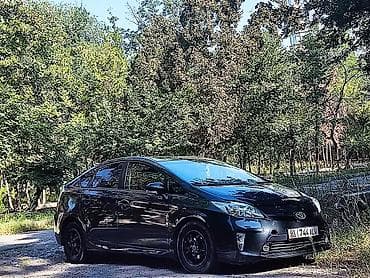 8: Toyota Prius: 2013 г., 1.8 л, Вариатор, Гибрид, Лифтбек — 2