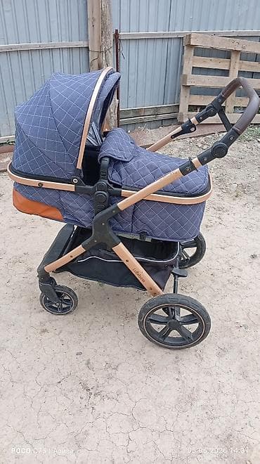 продаю коляски: Детская коляска 3 в 1 с автолюлькой/переноской. Особенности: - — 8