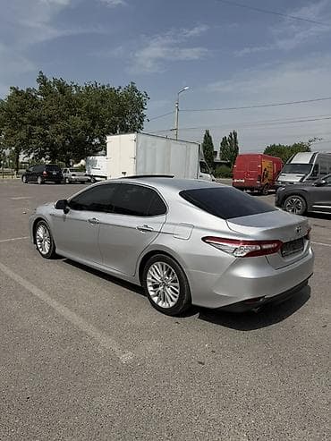 таёта 30: Toyota Camry: 2018 г., 2.5 л, Гибрид, Седан — 6