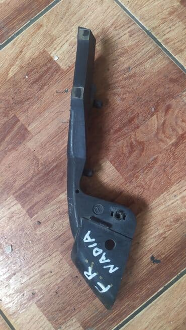 полик нексия 2: Toyota Nadia Салазки бампера, Тойота Надиа крепление бампера FR - — 1