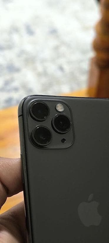 телефон айфон 1: IPhone 11 Pro, Б/у, 256 ГБ, Space Gray, Зарядное устройство, 88 % — 2