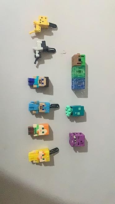 Зер буюмдар сакталуучу кутучалар: Обменяю фигурки Minecraft Kinder Joy. Кошка, Оцелот, Стив, Стив в — 1