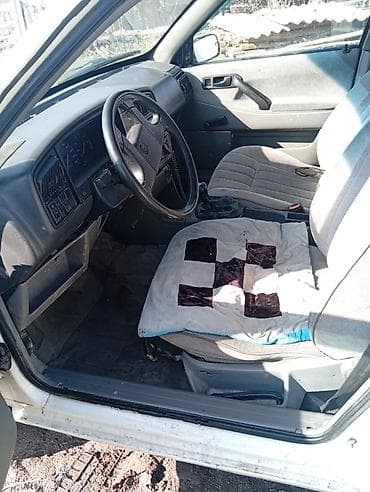 mx 6: Volkswagen Passat: 1990 г., 1.8 л, Седан — 10