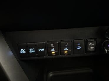 обмен с доплатой: Toyota RAV4: 2016 г., 2.5 л, Вариатор, Гибрид, Кроссовер — 8