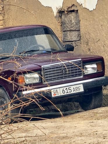 Унаа: ВАЗ (ЛАДА) 2107: 2004 г., 1.6 л, Кол менен иштөөчү, Бензин, Седан — 2