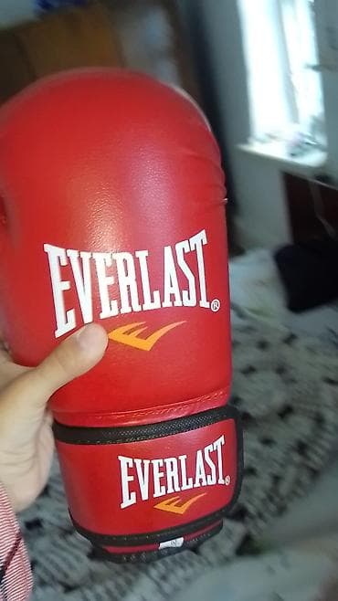 очки зашитные: Боксерские перчатки Everlast, красные - Классическая форма «бокса» с — 3