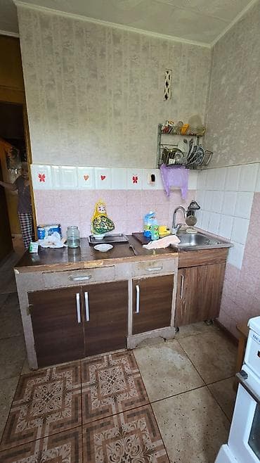 цена за срочность: 2 комнаты, 43 м², 104 серия, 4 этаж, Старый ремонт — 6