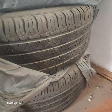 255/50/ 19 R Michelin hardcord