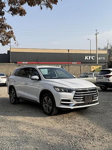 бивайди е5: BYD Tang: 2021 г., 1.5 л, Вариатор, Бензин, Кроссовер — 1