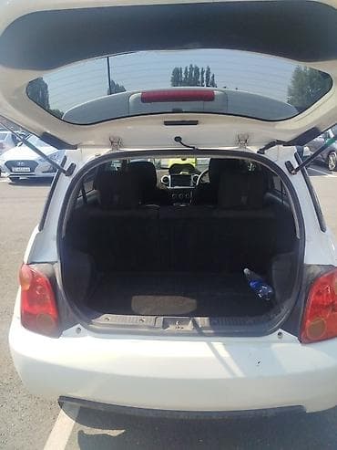 Транспорт: Toyota Ist: 2003 г., 1.3 л, Автомат, Бензин, Хэтчбэк — 2