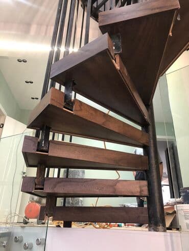 Пошив и ремонт одежды: Изготовление лестниц из дерева ценных пород установка дверей — 10