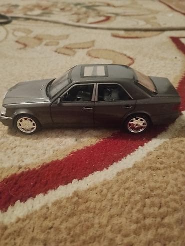 шкатулки нарды: Коллекционная модель автомобиля Mercedes-Benz E-Класс W124 AMG (E500) — 4